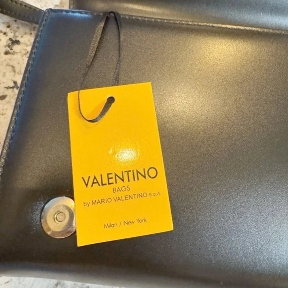 Mario Valentino Black Floral Leather Crossbody‎ Bag Logo Made in Italy - firm